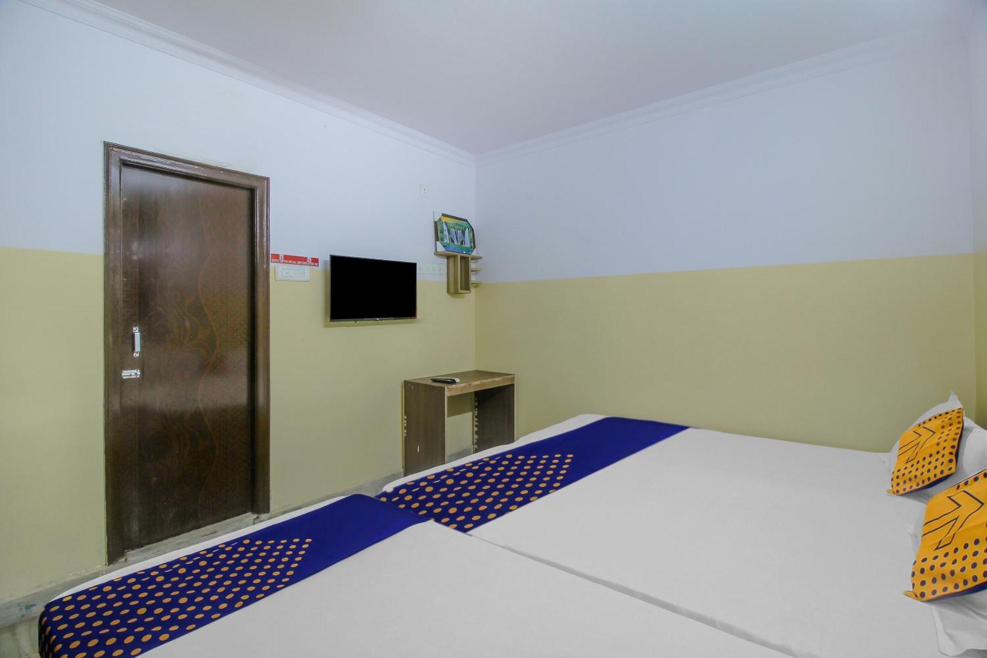 Spot On 81775 Mohit Gokul Lodge New Luxury Room'S Near Secunderabad Railway Station Lālāguda Esterno foto