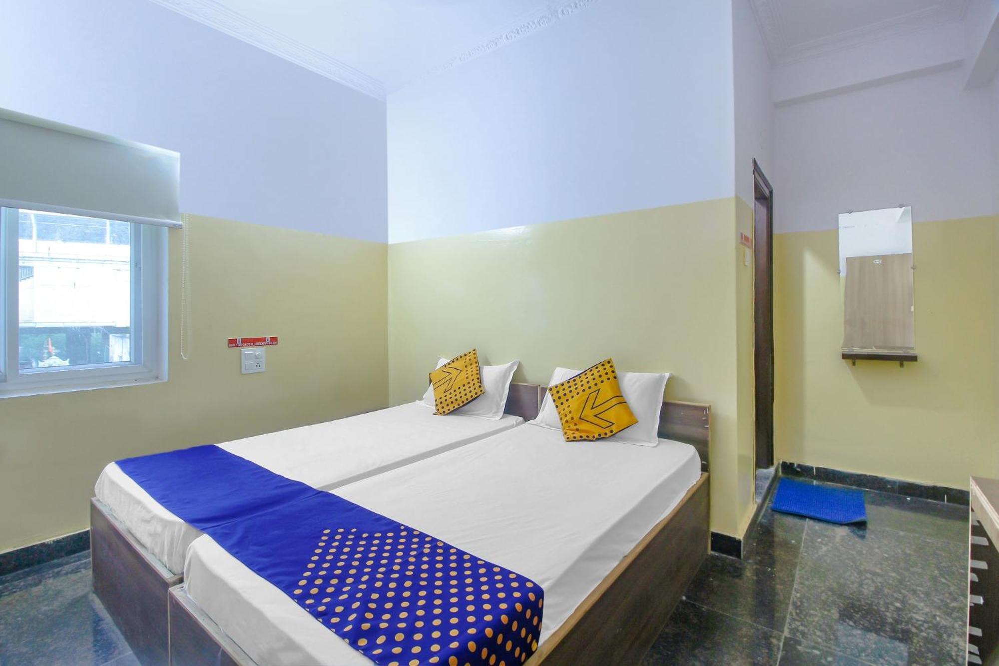 Spot On 81775 Mohit Gokul Lodge New Luxury Room'S Near Secunderabad Railway Station Lālāguda Esterno foto