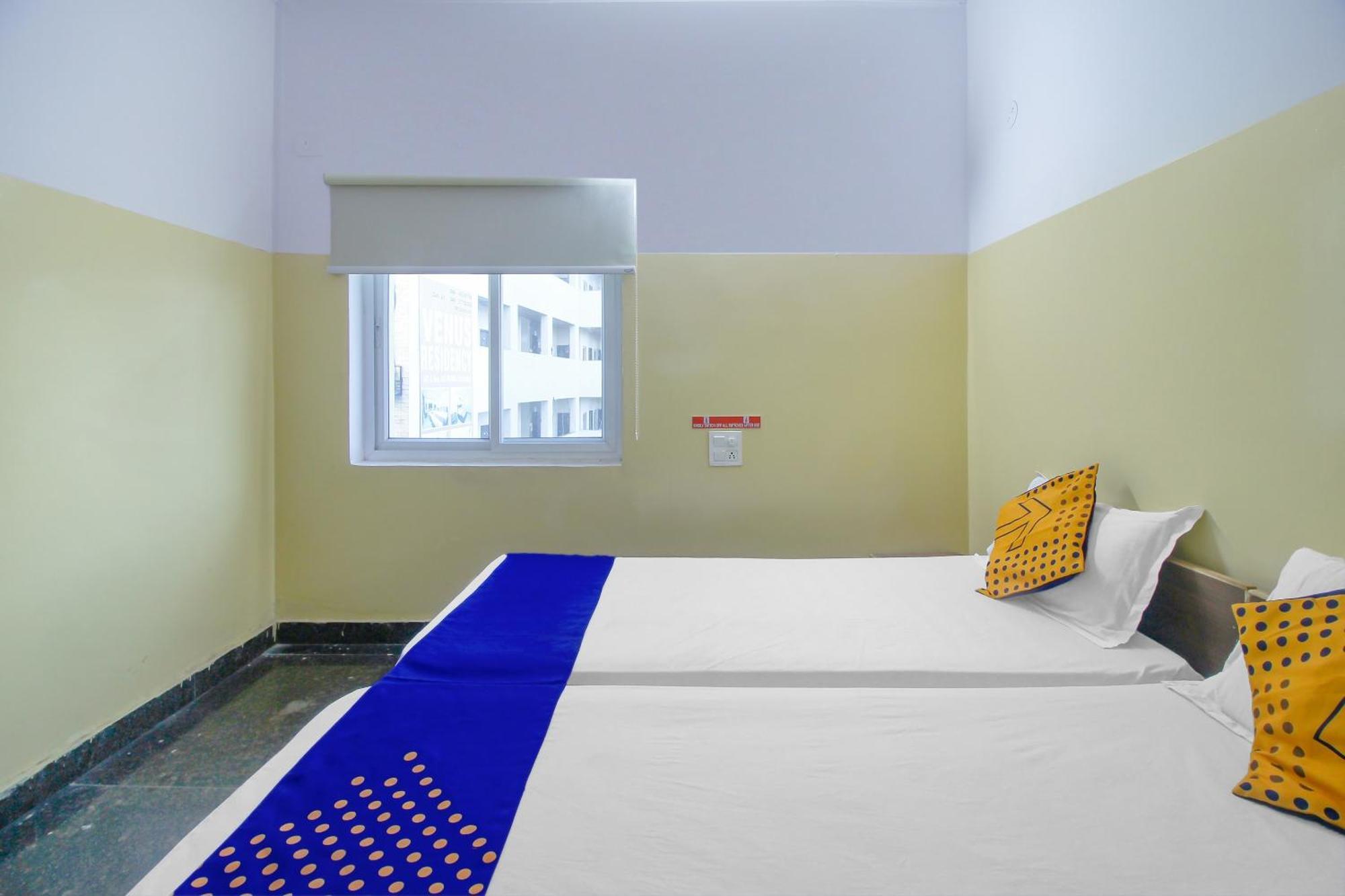 Spot On 81775 Mohit Gokul Lodge New Luxury Room'S Near Secunderabad Railway Station Lālāguda Esterno foto