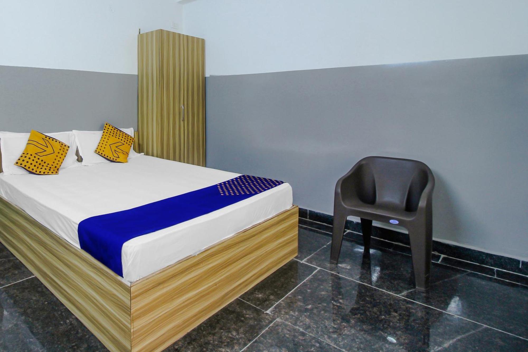 Spot On 81775 Mohit Gokul Lodge New Luxury Room'S Near Secunderabad Railway Station Lālāguda Esterno foto