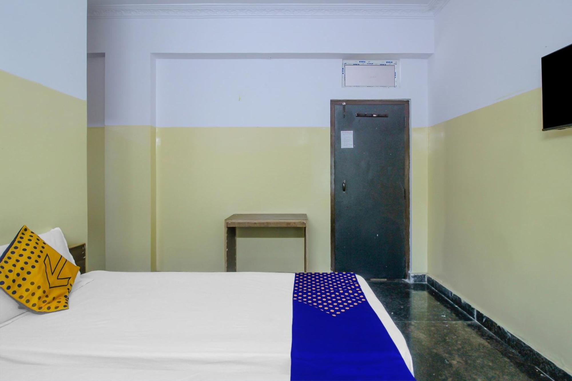 Spot On 81775 Mohit Gokul Lodge New Luxury Room'S Near Secunderabad Railway Station Lālāguda Esterno foto